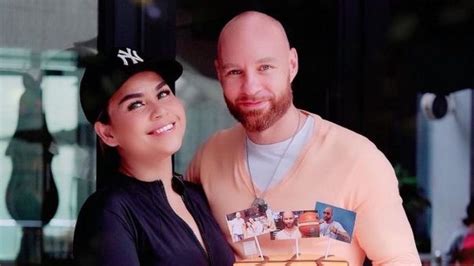 Unggah Foto Bareng Anak Tanpa Suami Rumah Tangga Melaney Ricardo Tak