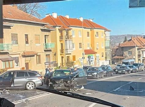 Accident Pe Calea Turzii N Cluj Napoca Cinci Ma Ini Implicate