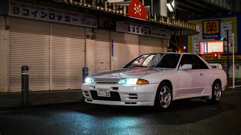 ITHL Nissan Skyline GT R BNR32 The Nissan That Brought Down Giants