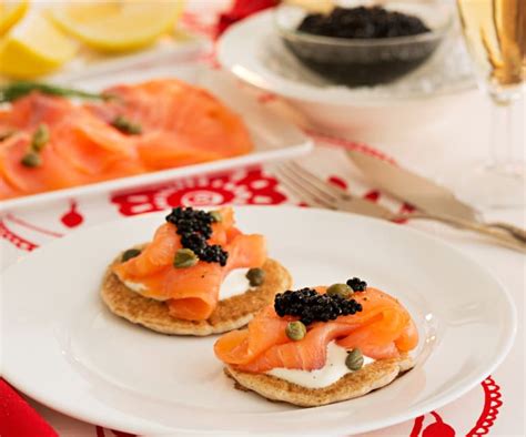 Blinis de sarraceno con salmón ahumado y caviar Cookidoo la nostra