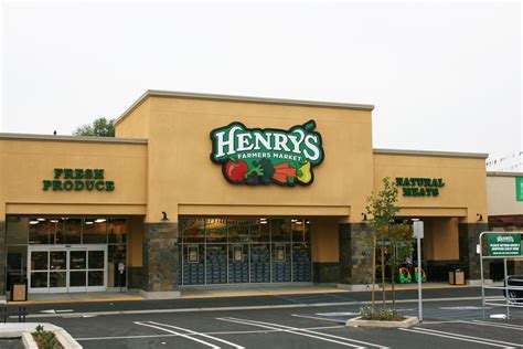 Henry's Market | Deacon Corp.