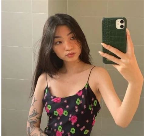 Oanh Instagram Model Youtuber Wiki Age Height Net Worth