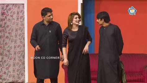 Amjad Rana And Nida Khan With Zulfi Stage Drama Rolay Botay De