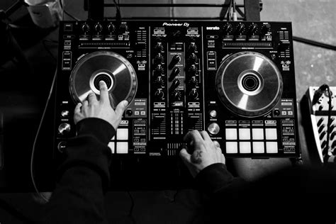 How Spotify Defines Music Genres And Makes Them Up