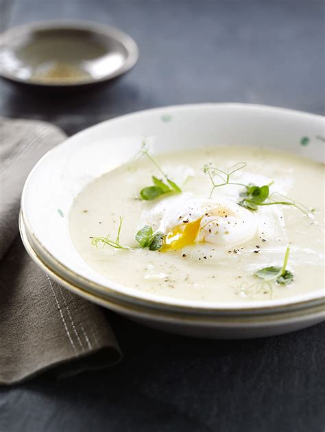 Soupe Dasperges à Lœuf Poché Régal