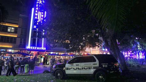 Spring Break Curfew Closed Causeway Coming To South Beach Miami Herald