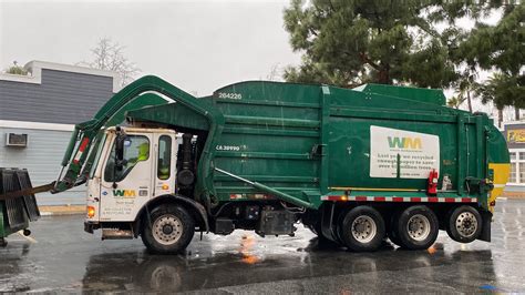 Waste Management Freightliner Condor Leach Front Loader Garbage Trucks