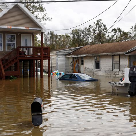 Hurricane Katrina Damage People