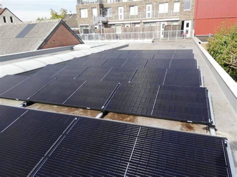 Zonnepanelen Op Plat Dak Bij Vereniging Van Eigenaren The Sunshine