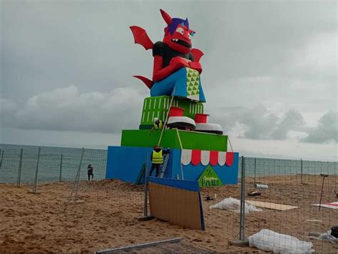 Planten El Dimoni De Les Festes De Maig A Badalona M M Badalona