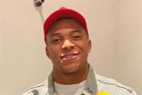 Kylian Mbappe Sesumbar Ngaku Jauh Lebih Baik Dari Lionel Messi Dan