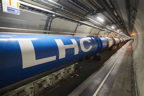 France Suisse Au Cern le LHC a redémarré dans la sérénité avant