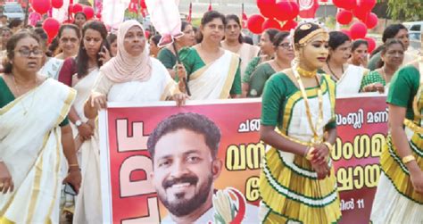 അ രു ണ്‍കു മാ റി ന്‍റെ തെ ര ഞ്ഞെ ടു പ്പ് പ്ര ചാ ര ണാ ര്‍ഥം വ നി ത ക ളു