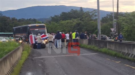 Manifestantes Cierran Paso En Rotonda De El Coyol