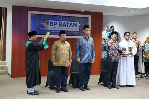 Wakil Kepala BP Batam Lantik Tiga Pejabat Di Lingkungan BP Batam Btm