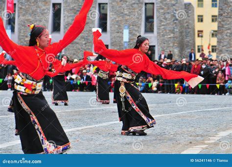 People Dance Tibetan Dance Editorial Photo Image Of Chinese 56241146