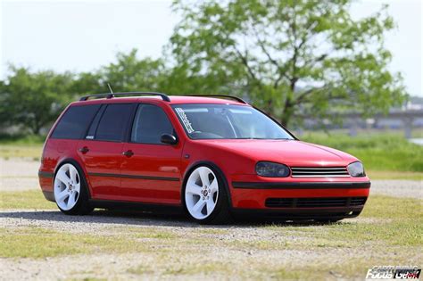 Stanced Volkswagen Golf Variant Mk4