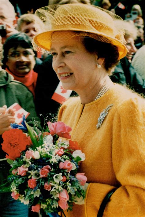 How Queen Elizabeth II’s Style Shaped the World - The New York Times