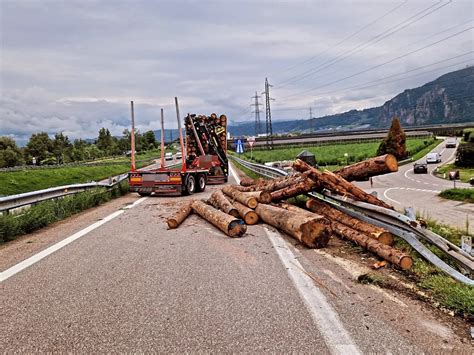 Holzst Mme Kullern Ber Mebo Einfahrt S Dtirol News