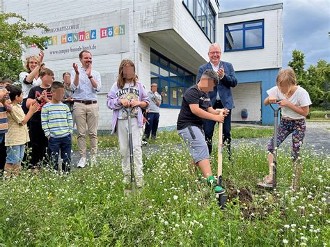 Spatenstich Gemeinsam Gestalten Wir Jetzt Den Neuen Campus