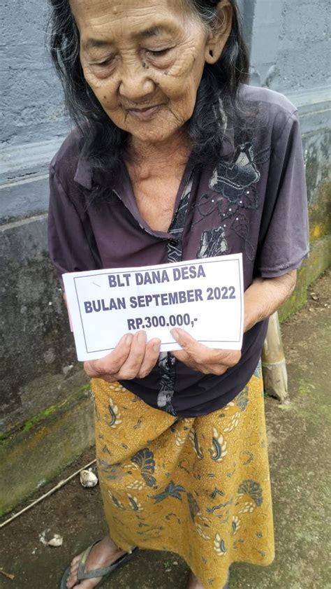 Penyaluran BLT Dana Desa Bulan September Tahun 2022 Desa Kayubihi