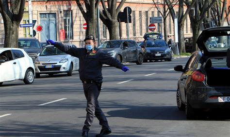 Corigliano Rossano I Carabinieri Multano Dei Poliziotti Per