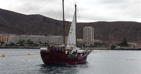 Los Cristianos Excursión en Velero para Avistar Ballenas y Refrescos