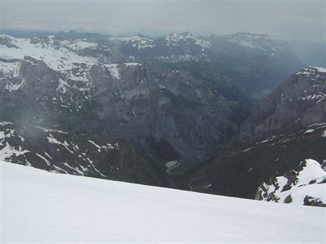 Tiefblick Nach Norden Ganz Da Unten Im Taleinschnitt Hikr Org