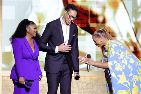 Brittney Griner and Her Wife Receive a Standing Ovation at the 2023 NAACP Image Awards | Teen Vogue