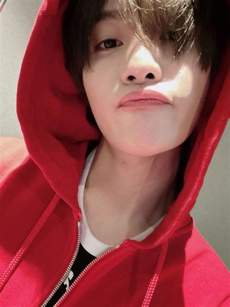 P Gina Inicial X In Yangyang Wayv Nct Yangyang Selca Nct