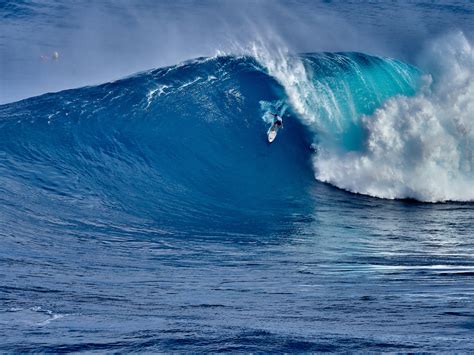 Billy Kemper And Paige Alms Win Jaws Big Wave Championships