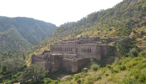 Bhangarh Fort The Most Haunted And Famous Place In Rajasthan Geek Of