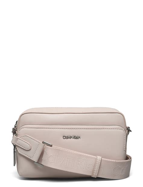 Calvin Klein Ck Must Camera Bag W Pckt Lg Crystal Gray Creme 1399