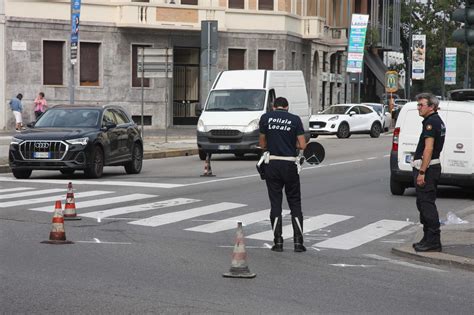 Milano Ciclista Investito In Viale Marche Allincrocio Con Via Murat