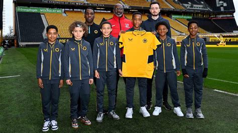 Wolves Academy Link Up With New Park Village Academy News