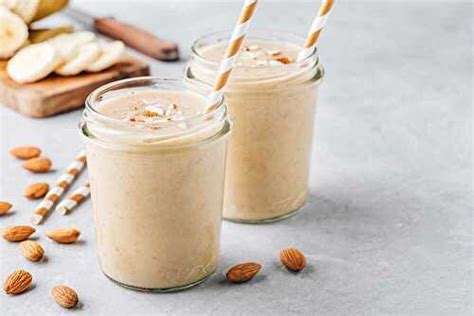 Smoothie Noix De Coco Dattes Amandes Et Bananes De Cocktails Road Et