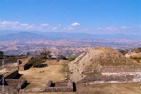 Ruinas de Monte Albán en Oaxaca hermosos paisajes en la cima de una