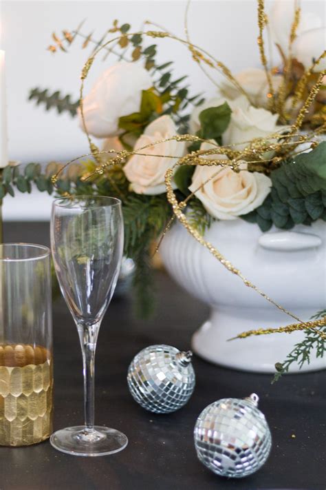 A New Year's Eve Tablescape - zevy joy