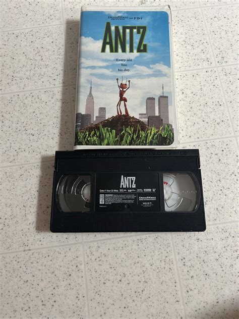 Antz Vhs 1999 Clamshell Woody Allen Sharon Stone Gene Hackman