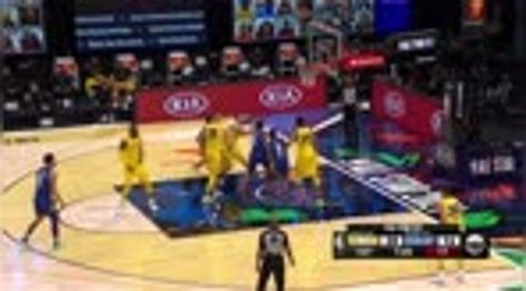 Curry Hits Ridiculous No Look Three Pointer Video Dailymotion