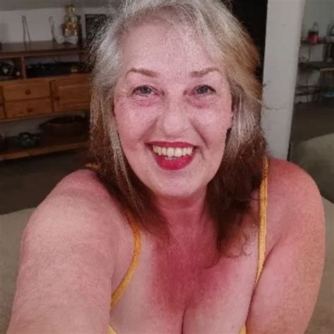 846 Smoking And Talking Dirty And Asssssss And Pretty Pink Pussy From DawnSkye1962 XHamster