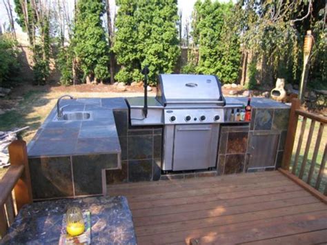 How to Build an Outdoor Kitchen and BBQ Island | Dengarden