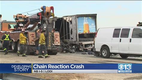 2 Dead In Crash Involving Big Rigs Sedans North Of Stockton Nb I 5 Closed For Several Hours