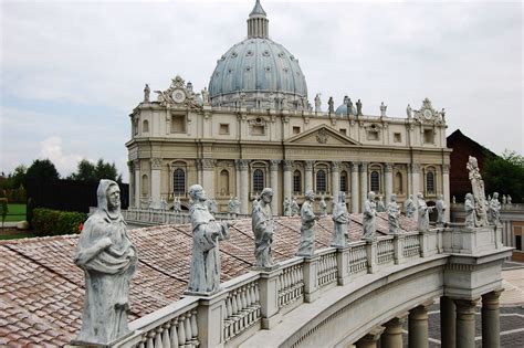 Artetorre ANÁLISIS LA COLUMNATA DE SAN PEDRO DEL VATICANO BERNINI