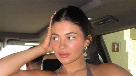 Kylie Jenners Fans Are Terrified As She Shows Off Her ‘real Face In