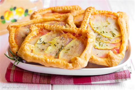 Sfogliatine Con Patate E Pomodoro Graficare In Cucina