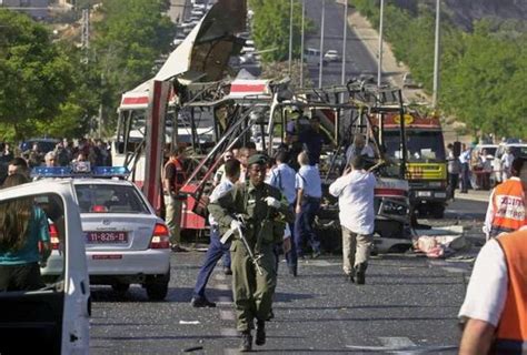 Repubblica It Galleria Di Immagini Kamikaze Su Un Bus Nuova Strage A