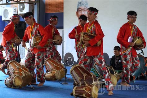 Lomba Rampak Kendang Di Museum Sri Baduga Foto 2 1943916 Tribunnews