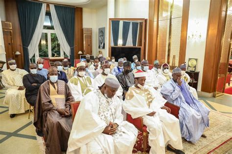 Arrêt Sur Image Le Président Macky Sall A Reçu Hier Dans La Soirée Au