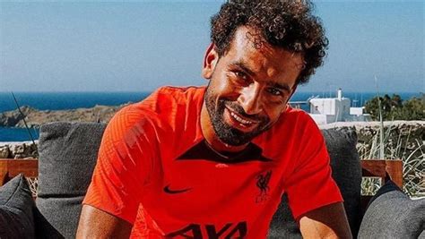 أول تعليق من محمد صلاح بعد تجديد عقده مع ليفربول